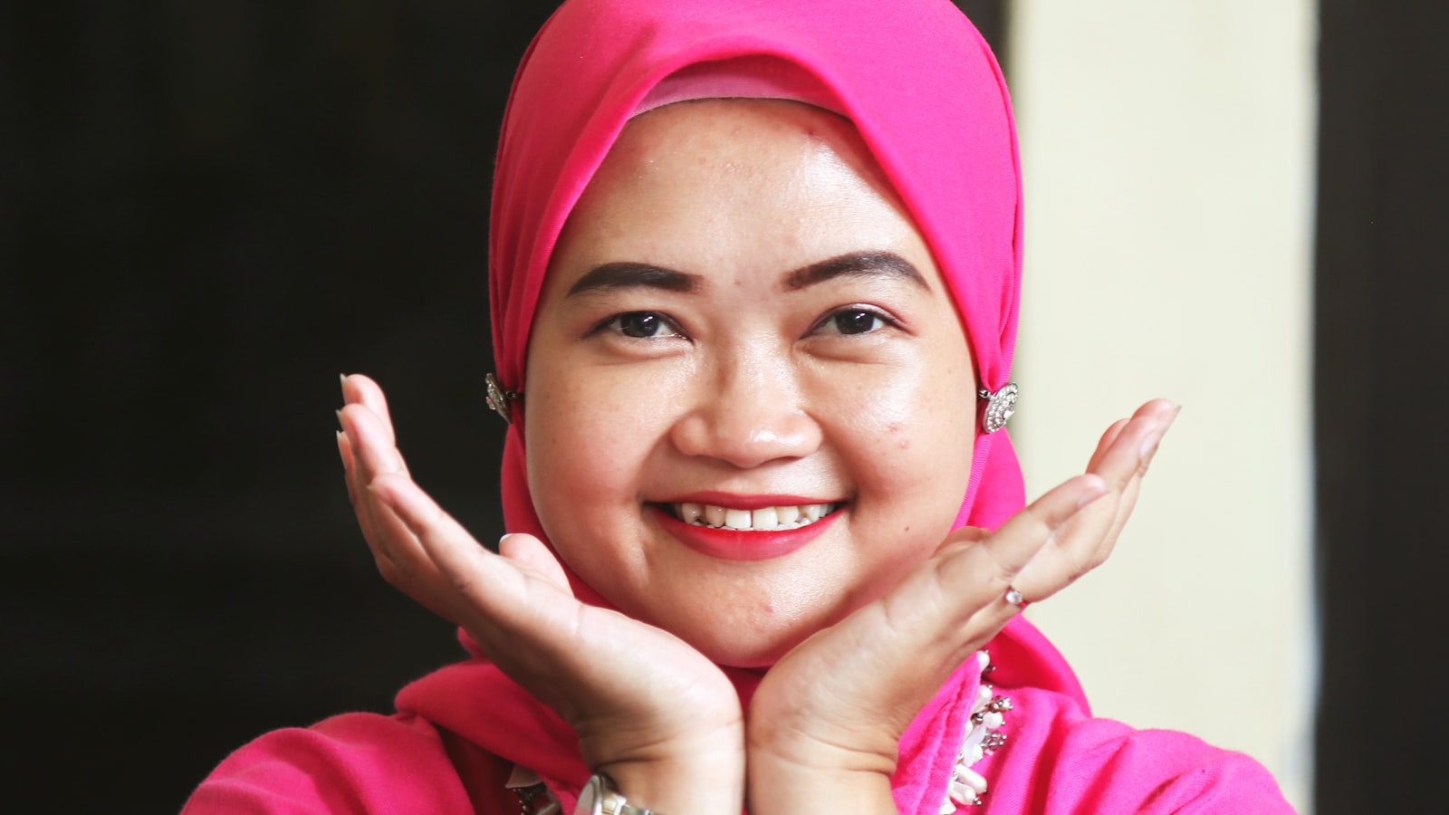 Profil Artis Sombr: Musisi Muda yang Meledak dari TikTok ke Panggung Global